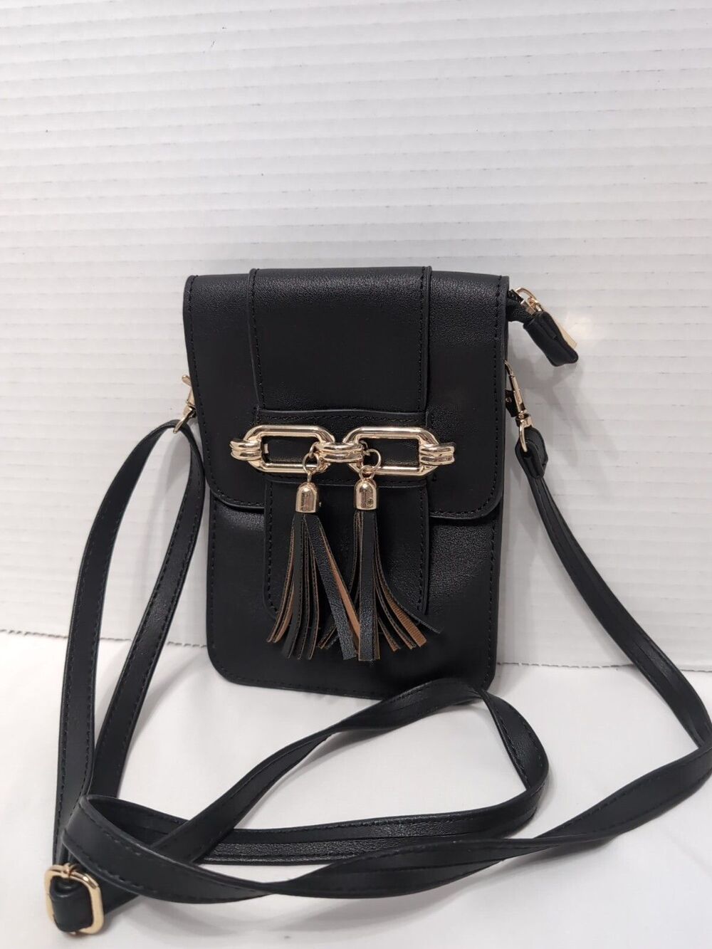 OLIVIA MILLER Isabella Crossbody shoulder purse phone holder NEW